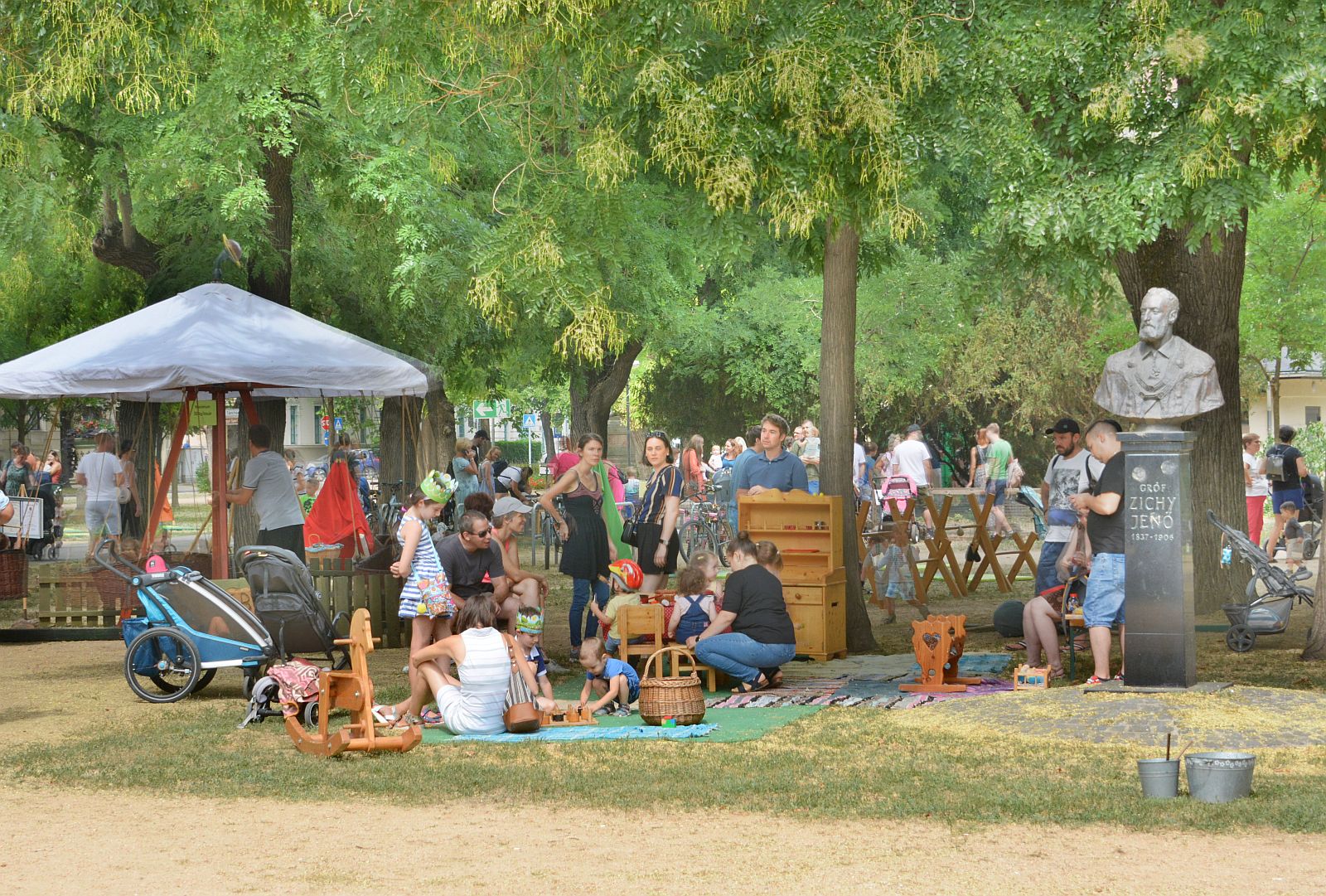 Családi piknik a Zichy ligetben